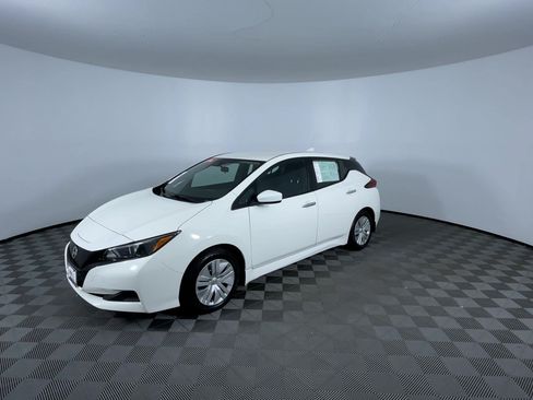 Certified 2025 Nissan Leaf S FWD image 4