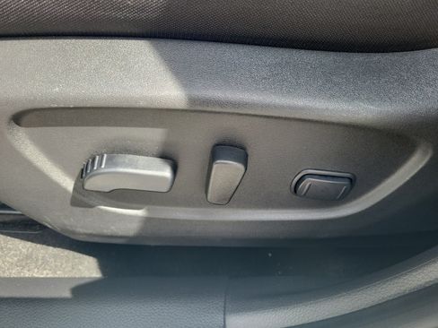 Certified 2019 Nissan Rogue SV FWD image 15