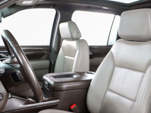 Used 2023 Chevrolet Suburban Z71 w/ Luxury Package image 27