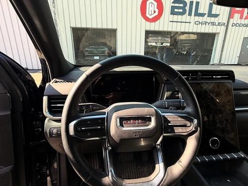 Used 2025 GMC Terrain Elevation w/ Black Edition AWD/4WD image 11