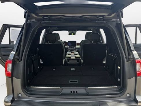 Used 2021 Lincoln Navigator Reserve w/ Luxury Package AWD/4WD image 15