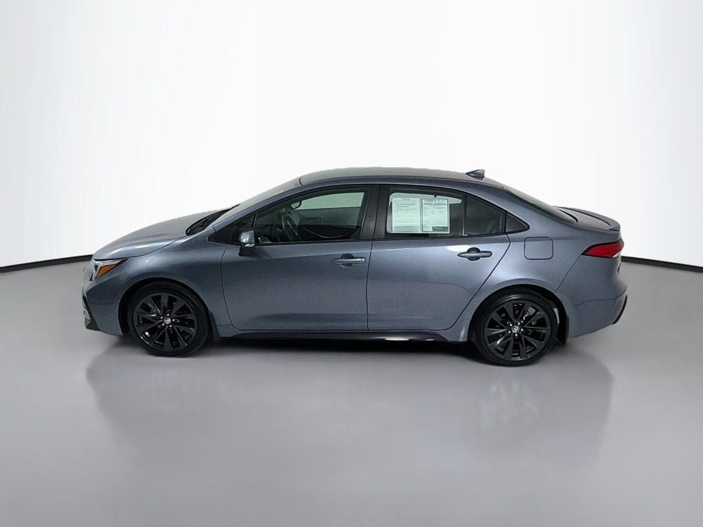 Used 2024 Toyota Corolla SE w/ SE Convenience Package FWD image 4