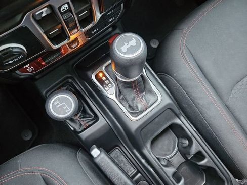 Used 2021 Jeep Wrangler Unlimited Rubicon AWD/4WD image 19