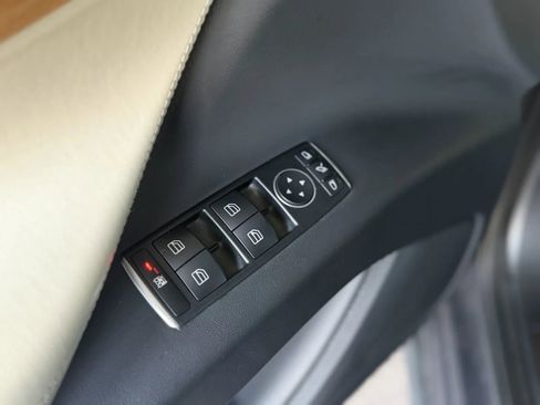 Used 2020 Tesla Model X Long Range AWD/4WD image 22