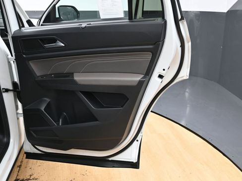 Used 2023 Volkswagen Atlas SE w/ Panoramic Sunroof Package AWD/4WD image 41