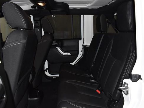 Used 2017 Jeep Wrangler Unlimited Sahara w/ Max Tow Package image 27