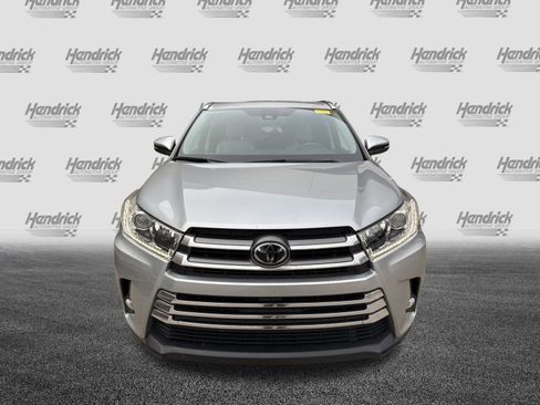 Used 2017 Toyota Highlander Limited image 3