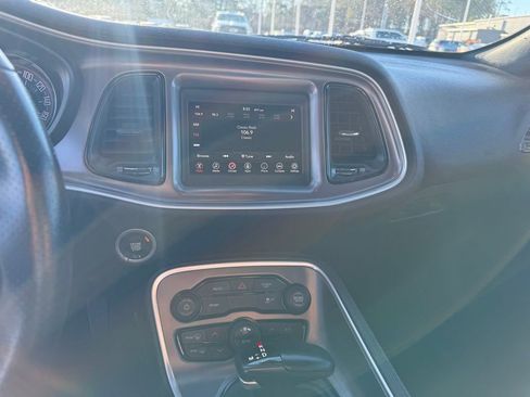 Used 2020 Dodge Challenger SXT w/ Blacktop Package image 17