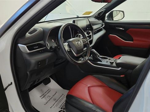 Used 2022 Toyota Highlander XSE image 15
