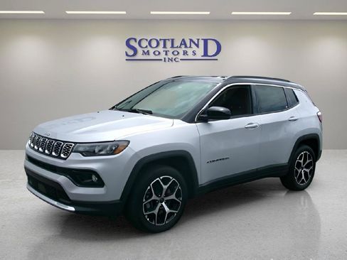 Used 2025 Jeep Compass Limited AWD/4WD image 2