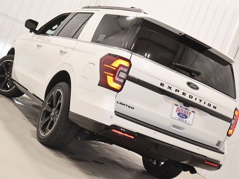 Certified 2024 Ford Expedition Limited image 48