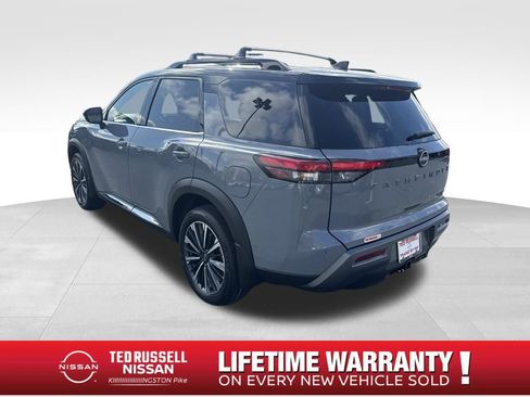 New 2026 Nissan Pathfinder Platinum image 3