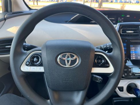Used 2016 Toyota Prius Two image 24