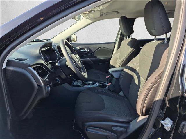 Used 2019 Jeep Cherokee Latitude w/ Popular Appearance Group FWD image 15