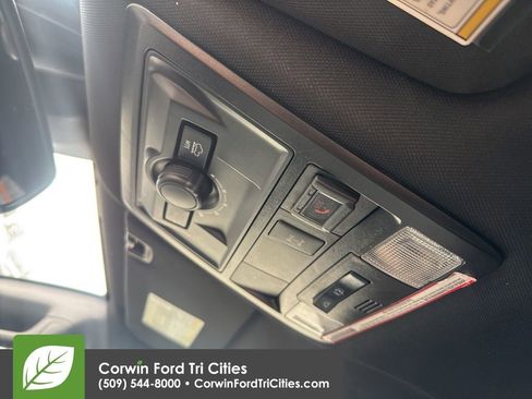 Used 2020 Toyota Tacoma TRD Off-Road w/ Technology Package image 7