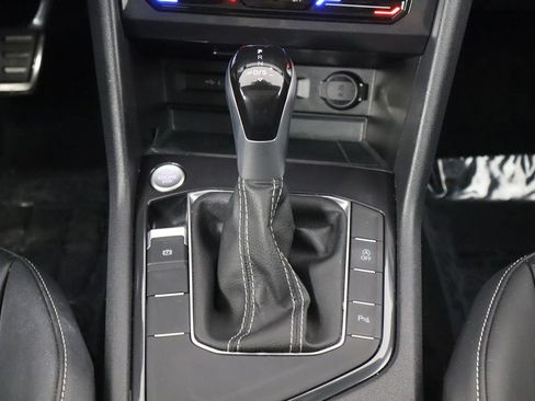 Used 2024 Volkswagen Tiguan SE R-Line FWD image 31