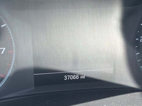 Used 2025 Chevrolet Malibu LT FWD image 3