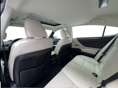 Used 2024 Lexus ES 250 w/ Premium Package AWD/4WD image 24