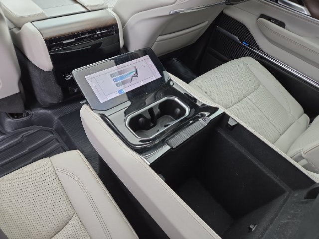 Used 2023 Jeep Grand Wagoneer 4WD w/ Rear Seat Video Group 1 image 34