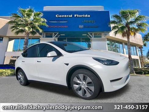 Used 2022 Tesla Model Y Long Range image 1