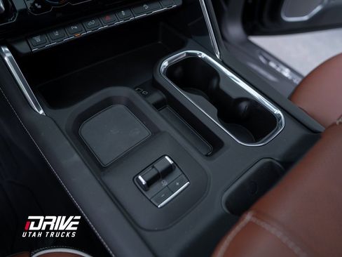 Used 2025 GMC Sierra 3500 Denali Ultimate image 36