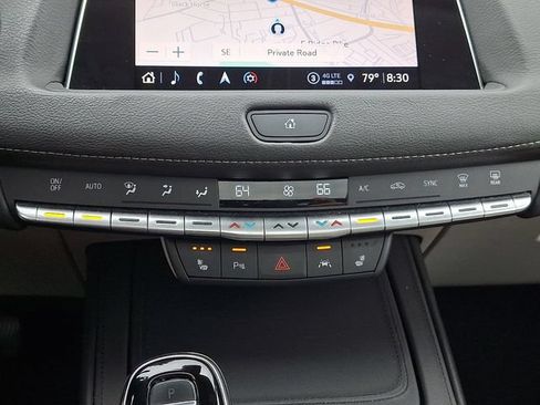 Certified 2023 Cadillac XT4 Luxury w/ Cold Weather Package AWD/4WD image 18