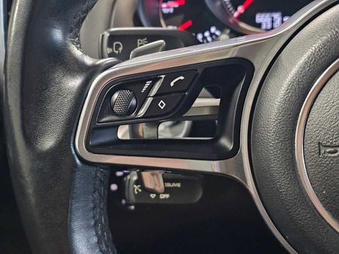 Used 2018 Porsche Cayenne Platinum Edition image 25