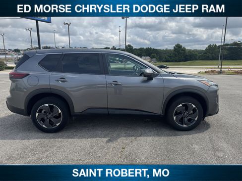 Used 2024 Nissan Rogue SV AWD/4WD image 7