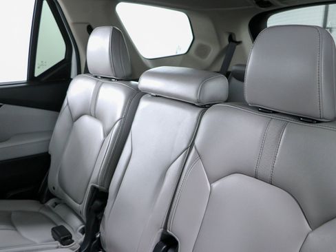 Used 2025 Honda Pilot Touring image 25