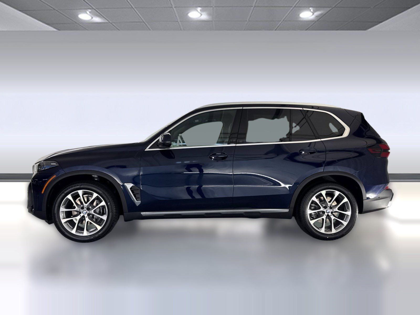 Used 2026 BMW X5 xDrive40i w/ Climate Comfort Package AWD/4WD image 2
