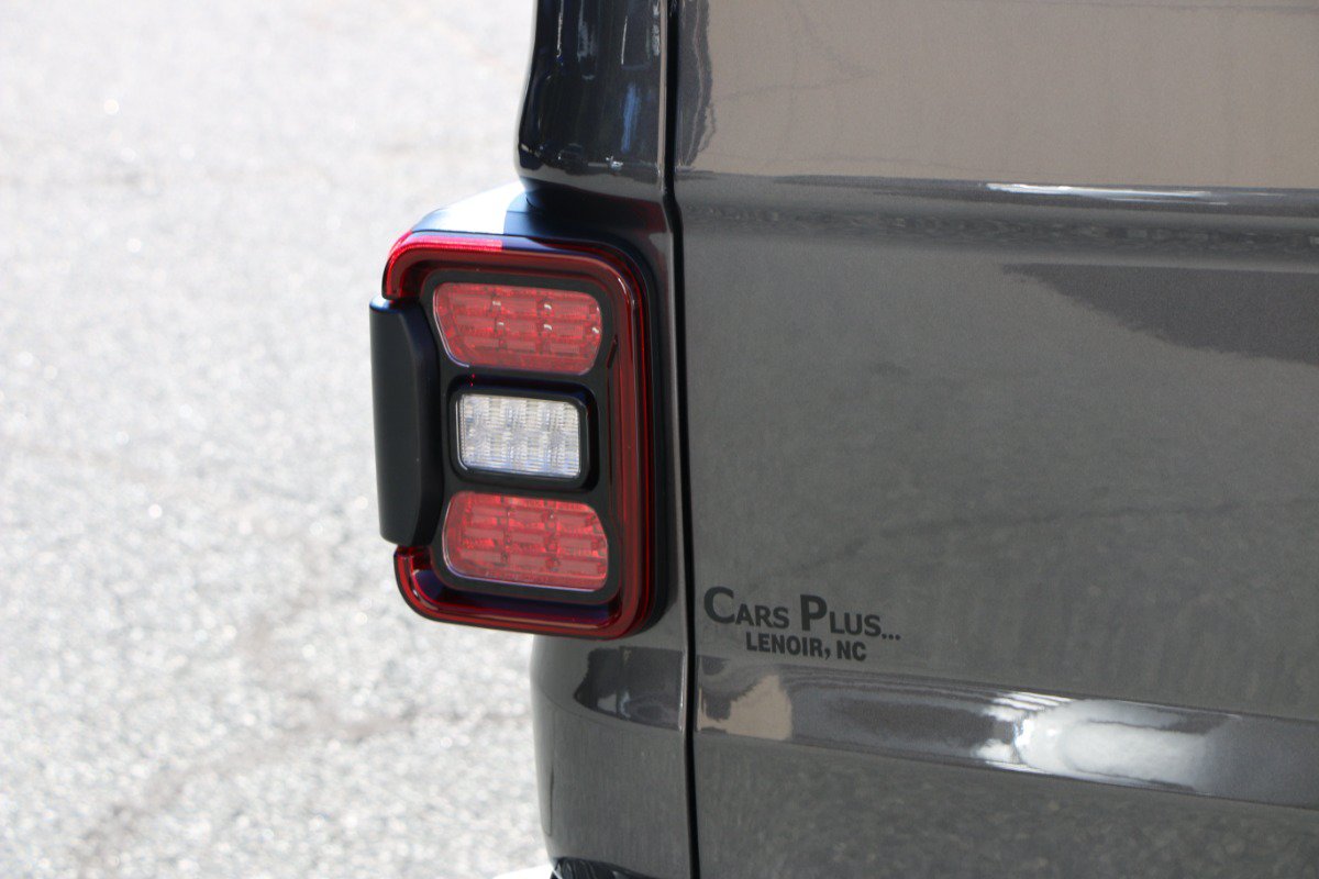Used 2026 Jeep Gladiator Mojave AWD/4WD image 6