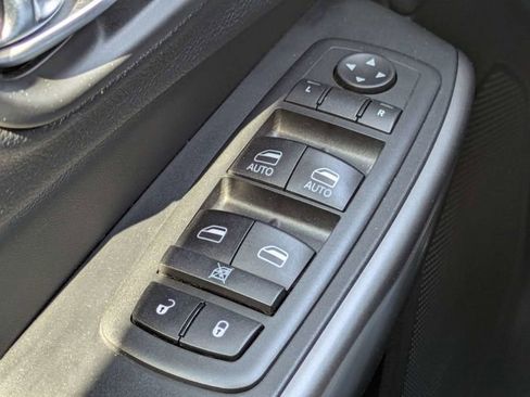 Used 2020 Jeep Cherokee Limited image 22