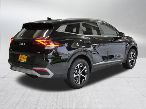 Used 2024 Kia Sportage EX AWD/4WD image 7