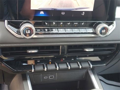 Used 2024 Chevrolet Colorado LT w/ LT Convenience Package III image 27