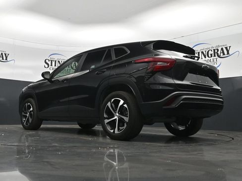Used 2024 Chevrolet Trax RS w/ Driver Confidence Package FWD image 21