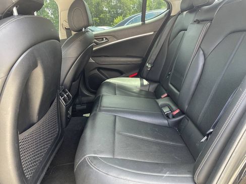 Used 2019 Genesis G70 2.0T Advanced RWD image 23