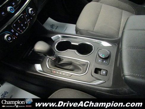 Used 2023 Chevrolet Traverse LT image 37