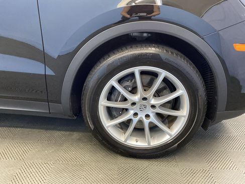 Used 2024 Porsche Cayenne image 50