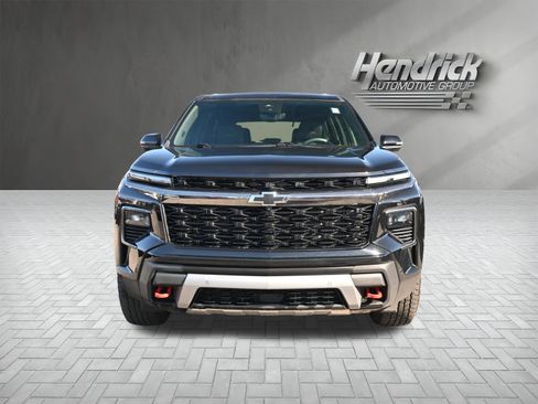 Used 2024 Chevrolet Traverse Z71 w/ Enhanced Driving Package image 6