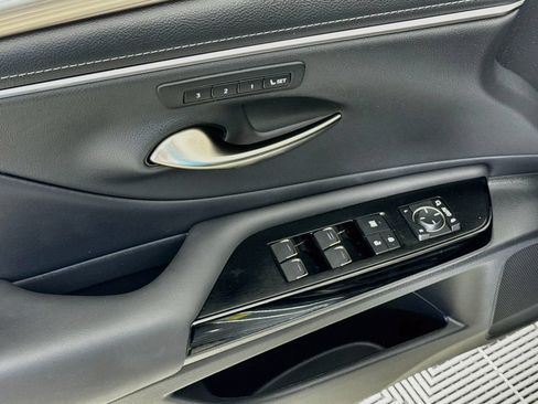 Certified 2024 Lexus ES 350 F Sport w/ Accessory Package (Z2) FWD image 18