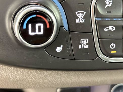 Certified 2020 Chevrolet Traverse LT FWD image 30