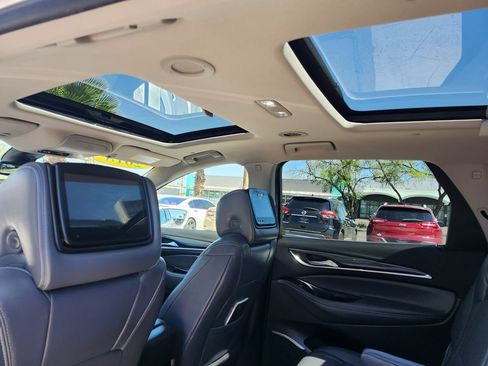 Used 2018 Buick Enclave Premium w/ Experience Buick Package FWD image 33