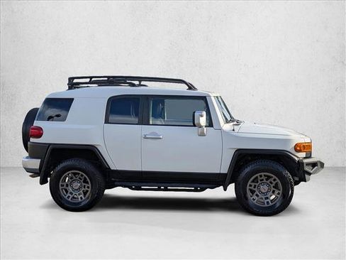 Used 2014 Toyota FJ Cruiser 4WD image 4