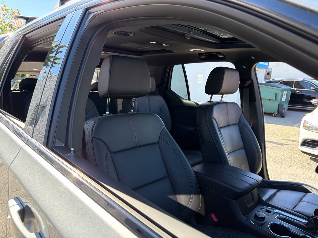 Used 2023 Chevrolet Traverse RS w/ LPO, Floor Liner Package AWD/4WD image 14