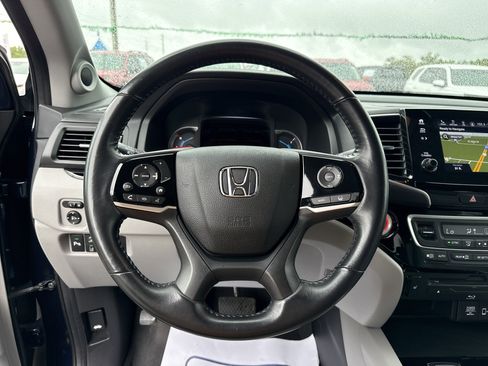 Certified 2019 Honda Pilot Touring image 37