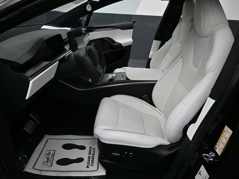 Used 2022 Tesla Model X Plaid image 22