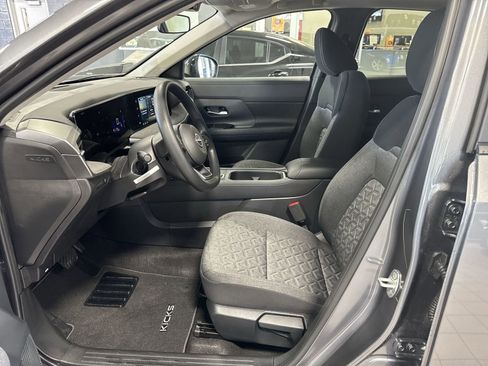 New 2026 Nissan Kicks SV w/ SV Premium Package FWD image 12