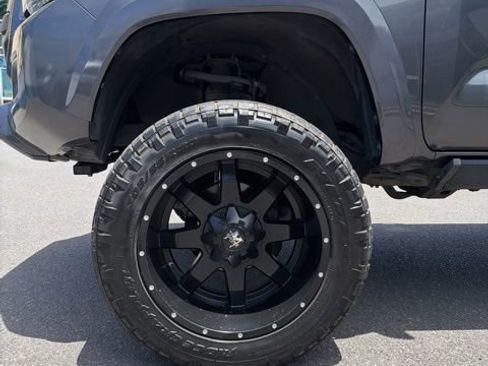 Used 2019 Toyota Tacoma SR image 6