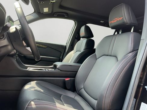 Used 2025 Honda Pilot TrailSport image 24