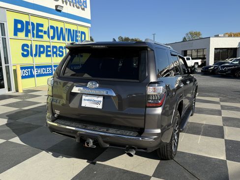 Used 2017 Toyota 4Runner Limited image 11
